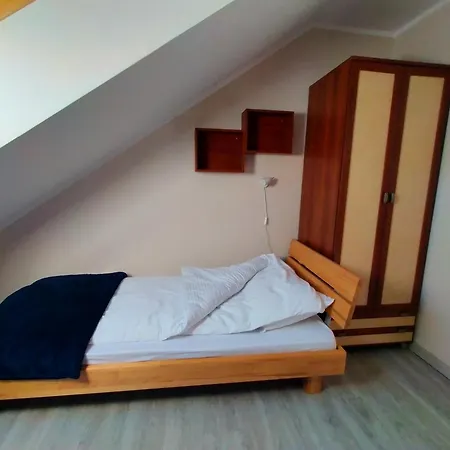Zielony Dom Na Czerwonej Apartment *